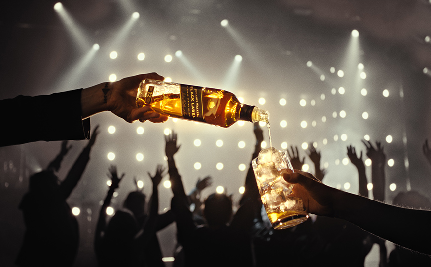 Το Johnnie Walker συνοδεύει τις νύχτες μας… από το τώρα στο τώρα και από το μαζί στο μαζί!