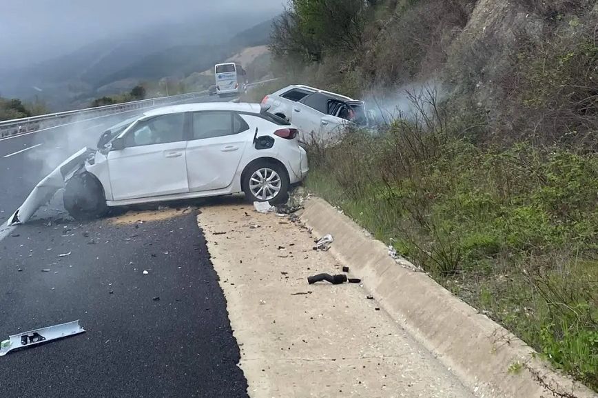 Τροχαίο με τουλάχιστον έξι νεκρούς στην Εγνατία &#8211; Όχημα με παράτυπους μετανάστες εμβόλισε ΙΧ