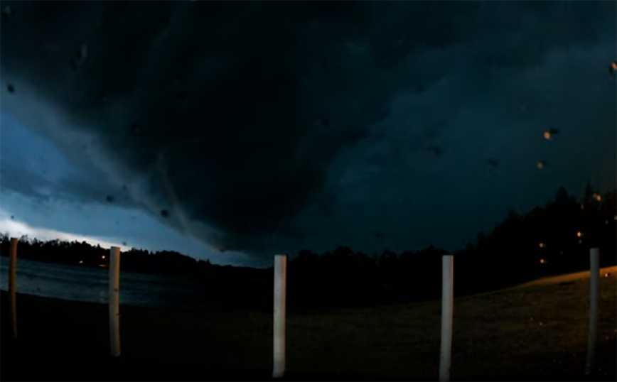 Σύννεφο που μοιάζει με χωνί γίνεται viral 