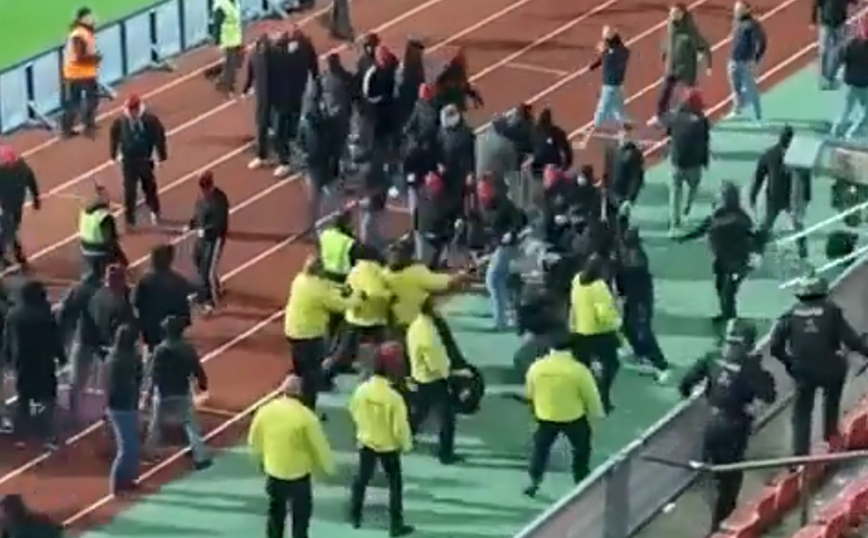 Επεισόδια και συμπλοκές των ultras μέσα στο γήπεδο στο Νυρεμβέργη – Στουτγκάρδη