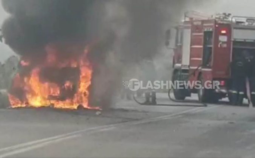 «Λαμπάδιασε» όχημα με τρεις επιβάτες εν κινήσει &#8211; Καταστράφηκε ολοσχερώς