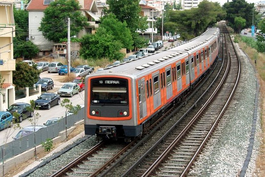 ΗΣΑΠ: Νεκρός ο άνδρας που έπεσε στις γραμμές του τρένου στον σταθμό του Αγίου Νικολάου