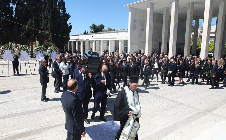 Στο Α&#8217; Νεκροταφείο η κηδεία του Γιώργου Μπόμπολα