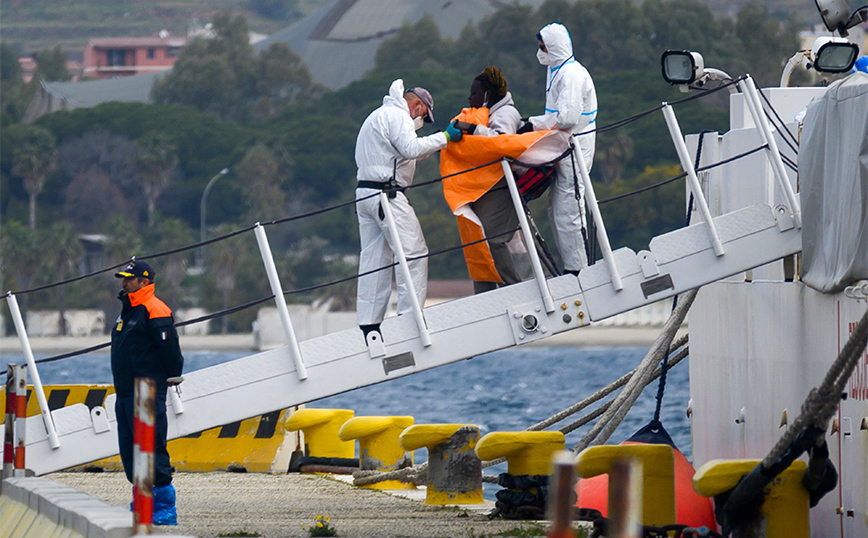 Σαράντα εννέα διασωθέντες από ναυάγιο στ΄ ανοικτά της Λαμπεντούζα