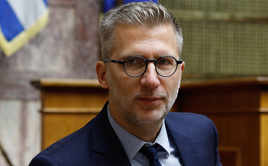 Άκης Σκέρτσος: «Η ακρίβεια δεν είναι ελληνικό φαινόμενο, δεν υπάρχει «ακρίβεια Μητσοτάκη»