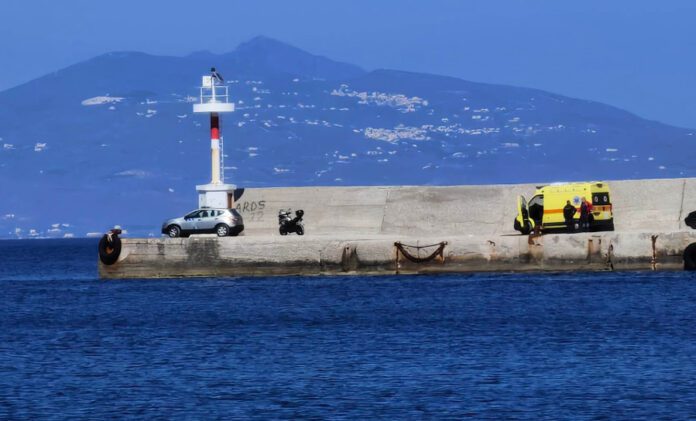 Σταμάτησαν για απόψε οι έρευνες για τον εντοπισμό της σορού του παιδιού στη Σύρο