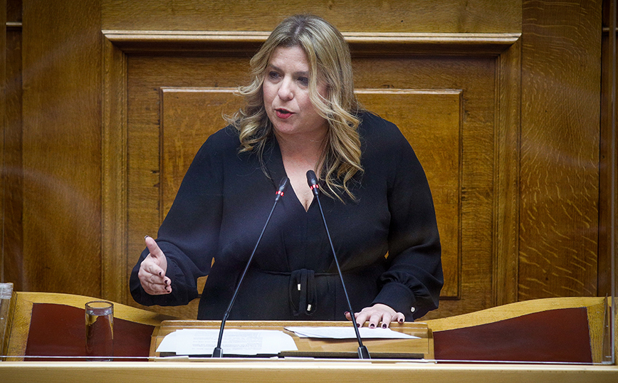 Συρεγγέλα: Η κυβέρνηση αντιμετωπίζει την ακρίβεια ολιστικά