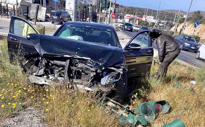 Τροχαίο στη Λεωφόρο Βάρης Κορωπίου – Νεκρή μία γυναίκα