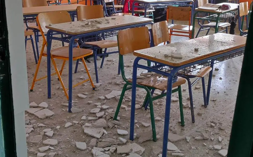 Σοβάδες έπεσαν σε αίθουσα σχολείου γεμάτη με μαθητές &#8211; Υποχώρησε μέρος του ταβανιού