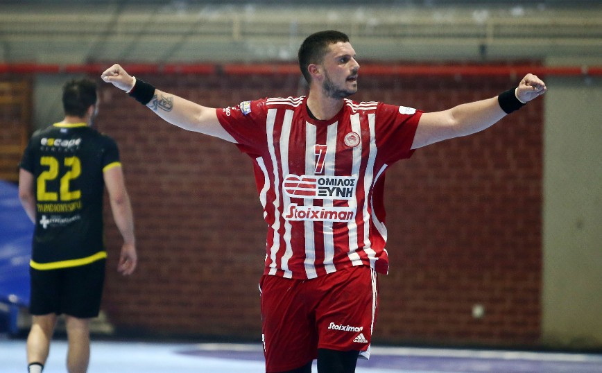Ολυμπιακός – ΑΕΚ 28-24: Ισοφάρισαν στους τελικούς του χάντμπολ οι ερυθρόλευκοι