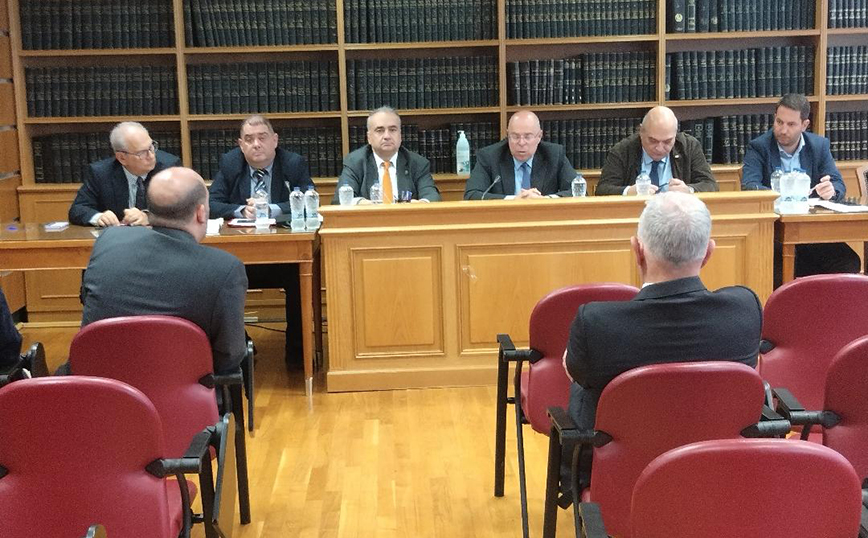 «Οι πολίτες πληρώνουν λάθη και αδιέξοδα της Ελληνικής Πολιτείας» – Τι αποφάσισαν Συμβολαιογράφοι και Δικηγόροι