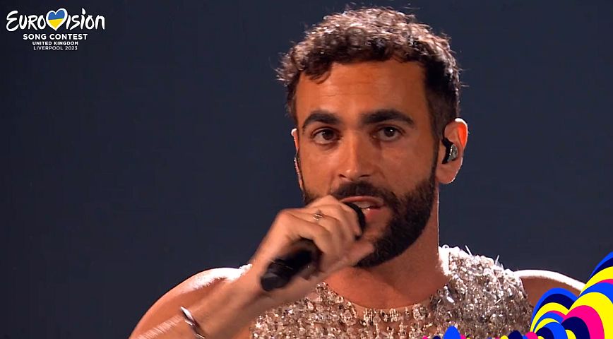 Eurovision 2023: Ο Μάρκο Μενγκόνι που εκπροσώπησε την Ιταλία τράβηξε πάνω του όλα τα βλέμματα