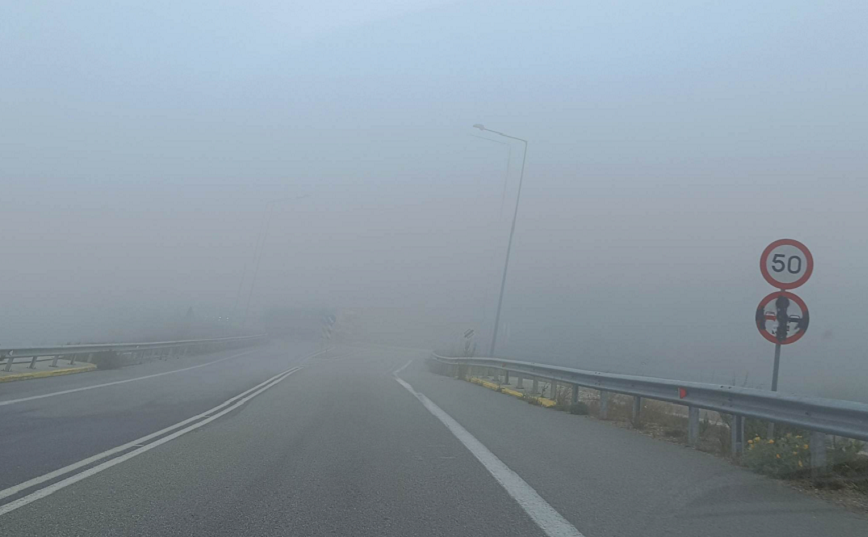 «Χάθηκε» δρόμος στην Κρήτη από την πυκνή ομίχλη