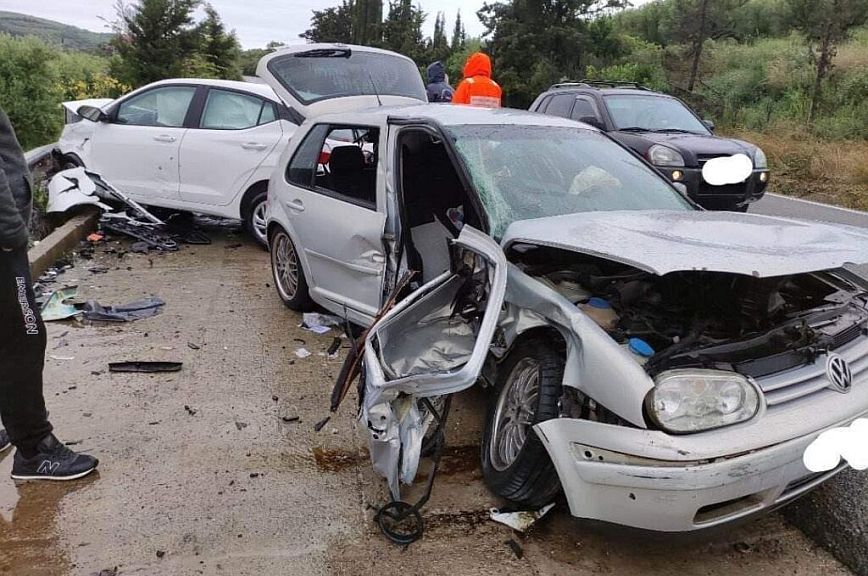 Μεσσηνία: Σοβαρό τροχαίο με τραυματίες – Απεγκλωβίστηκε γυναίκα
