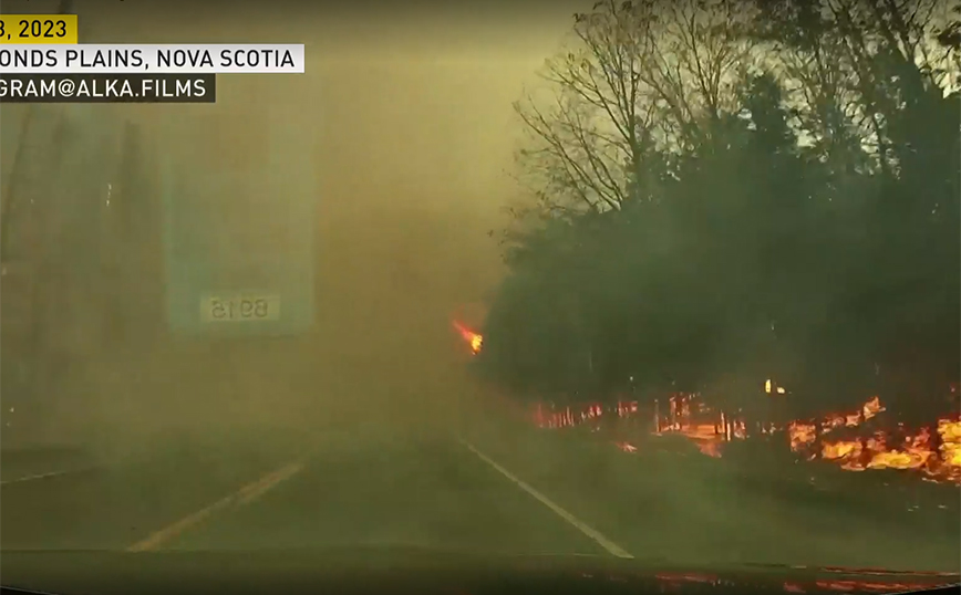 Χιλιάδες άνθρωποι εγκατέλειψαν τα σπίτια τους λόγω φωτιάς κοντά στο Χάλιφαξ του Καναδά