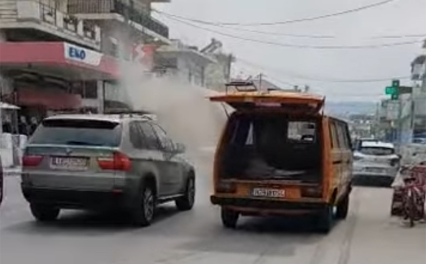 Όχημα λαμπάδιασε εν κινήσει στα Χανιά