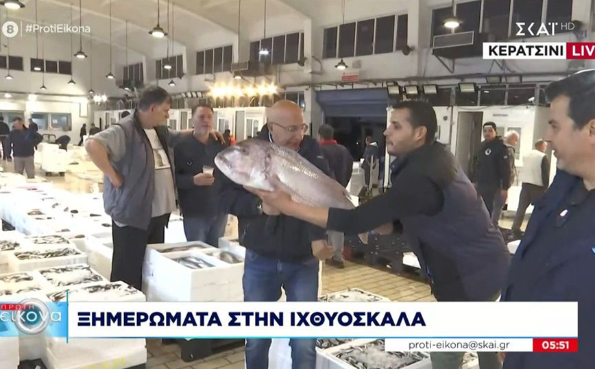 Ρεπόρτερ σε ζωντανή σύνδεση στον ΣΚΑΪ: «Ώπα κάτσε… θα με φάει αυτό»