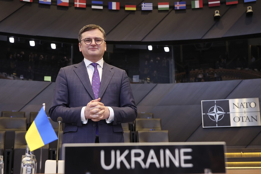 Η Ουκρανία είναι «ψυχολογικά» μέλος του ΝΑΤΟ λέει ο Κουλέμπα