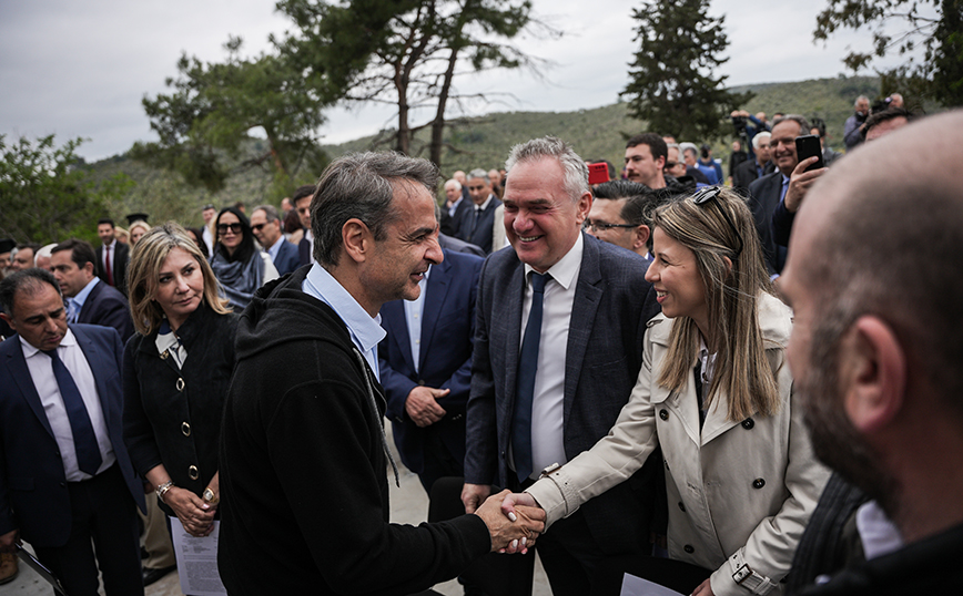 Ο Κυριάκος Μητσοτάκης στη Λέσβο Ο Κυριάκος Μητσοτάκης στη Λέσβο