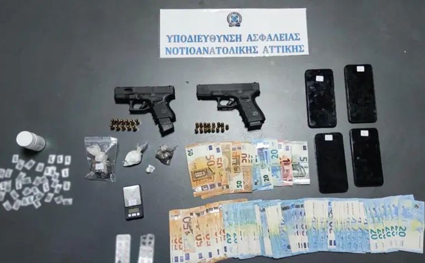 Επιχείρηση της ΕΛΑΣ στο Μαρκόπουλο – Συνελήφθησαν τρεις φυγόποινοι και άλλα δύο άτομα