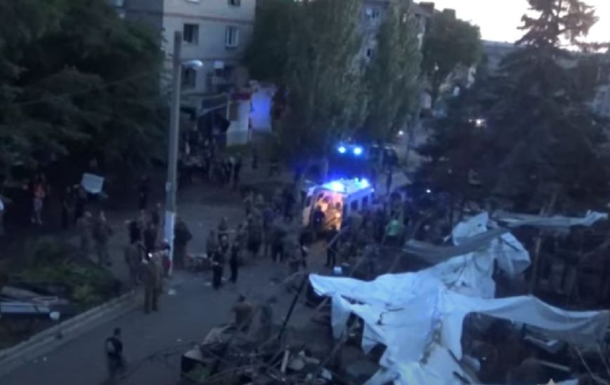 Πόλεμος στην Ουκρανία: Τουλάχιστον 11 νεκροί από την πυραυλική επίθεση σε εστιατόριο – Ανάμεσά τους δύο 14χρονες αδελφές
