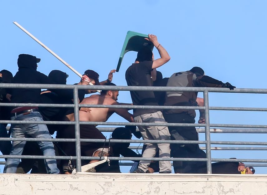 Στην φυλακή οκτώ οπαδοί για τα επεισόδια στον τελικό του Βόλου το 2017