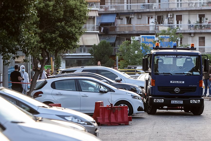 «Καθαρά» τα Καλάσνικοφ που εντοπίστηκαν στο κλεμμένο αμάξι στο Νέο Κόσμο