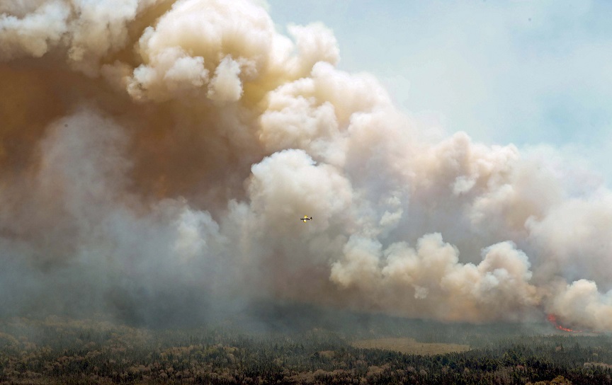 Καναδάς: Περίπου 11.000 κάτοικοι εγκατέλειψαν τις εστίες τους λόγω των πυρκαγιών