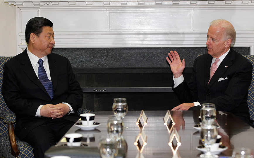 Αντιδρά η Κίνα στη δήλωση Μπάιντεν ότι ο Τζινπίνγκ είναι δικτάτορας και μιλά για παραβίαση της πολιτικής της αξιοπρέπειας