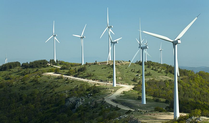 Η Φινλανδία στοχεύει να μηδενίσει τις εκπομπές άνθρακα έως το 2035 επενδύοντας στην αιολική και την ηλιακή ενέργεια