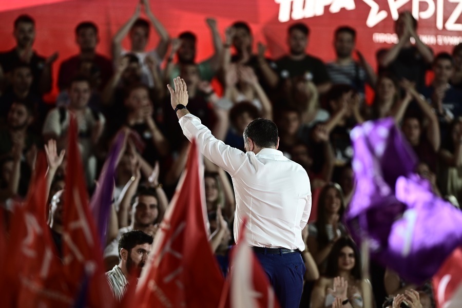 Θωρακίζεται ο Τσίπρας απέναντι στους εχθρούς του που θα ήθελαν συντριβή – Ρωγμές στο ΠΑΣΟΚ – Η Ελλάδα του Ομπάμα