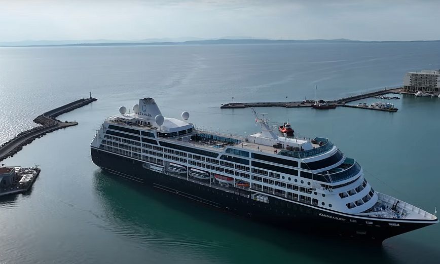 Χίος: Το Azamara Quest έφτασε στο λιμάνι του νησιού &#8211; Μπορεί να μεταφέρει 1.100 επιβάτες και μέλη πληρώματος