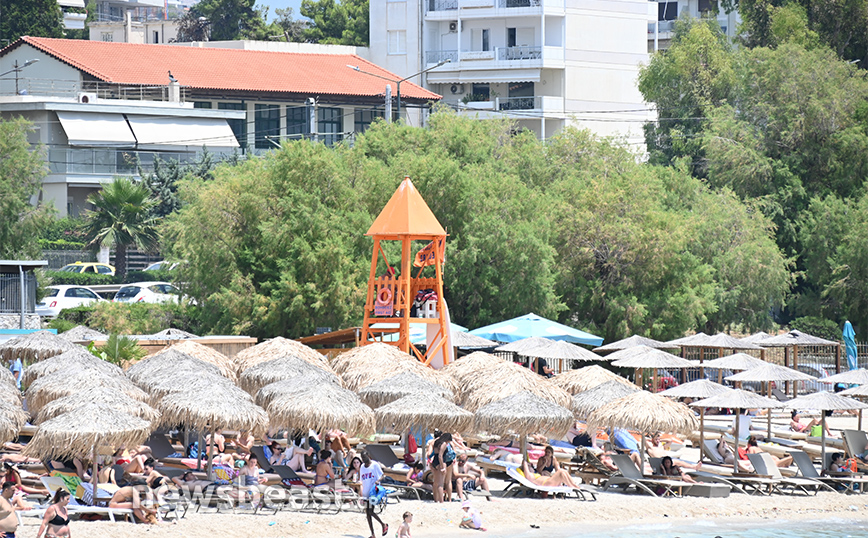 Τι ισχύει για τους ναυαγοσώστες στις παραλίες; Πού και πότε είναι υποχρεωτική η παρουσία τους