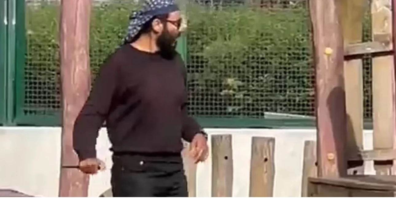 Μυστήριο με τα κίνητρα του δράστη της επίθεσης σοκ σε παιδιά στη Γαλλία – Σε κρίσιμη κατάσταση τα δύο