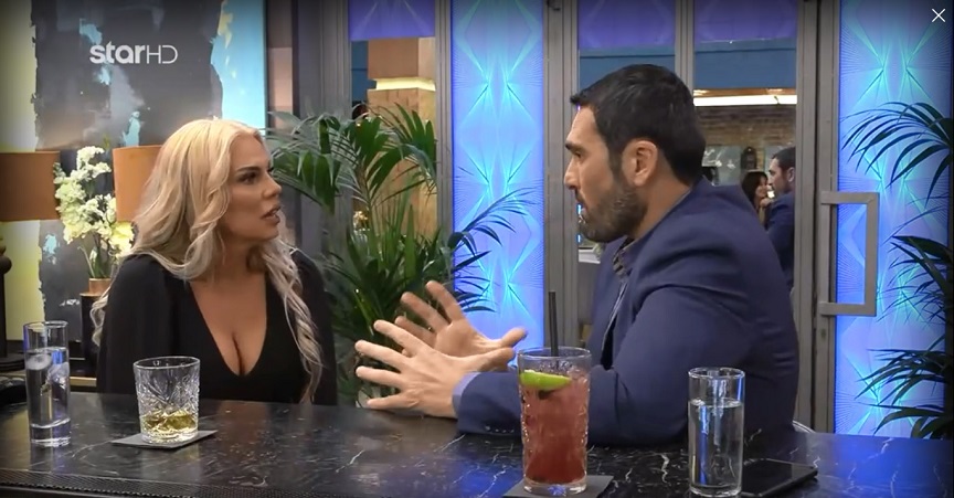 First Dates: Τα σχόλια του Μπάμπη για το στήθος της Άντζελας τον έβαλαν στη «μαύρη λίστα» της – «Mπορείς να κάνεις άλλο χαβαλέ εκτός από το σεξουαλικό»