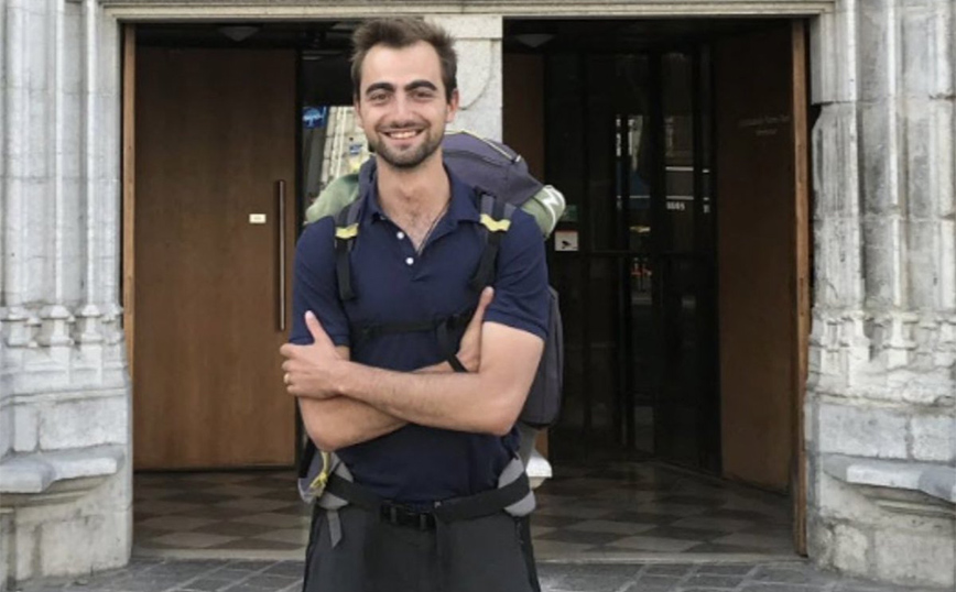 Ο ήρωας του Ανεσί με το σακίδιο – Ποιος είναι ο Ανρί που επιτέθηκε στον δράστη της επίθεσης σε παιδιά στη Γαλλία