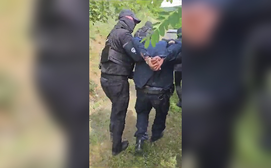 Συνελήφθησαν τρία μέλη της αστυνομίας του Κοσόβου στη Σερβία – «Αποτράπηκαν ενέργειες που αποτελούν τρομοκρατική δράση»