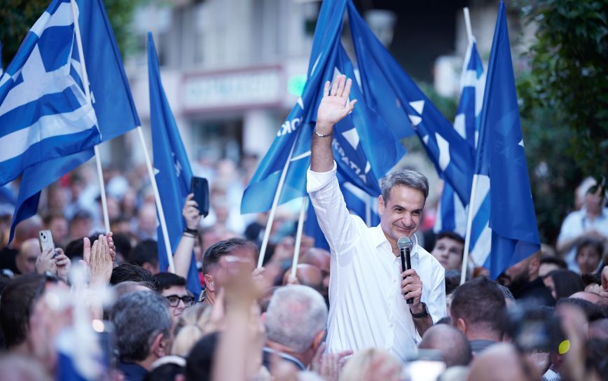 Μητσοτάκης σε Αμφιλοχία και Φιλιππιάδα: Δέσμευσή μας η αύξηση των αποδοχών και η μείωση φόρων