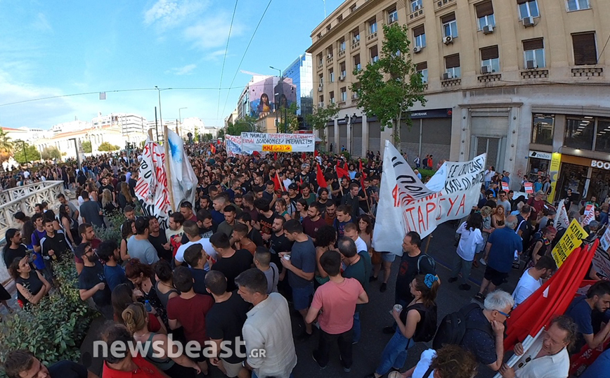 Συγκέντρωση διαμαρτυρίας στο κέντρο της Αθήνας για το πολύνεκρο ναυάγιο στην Πύλο – Έκλεισε η Πανεπιστήμιου