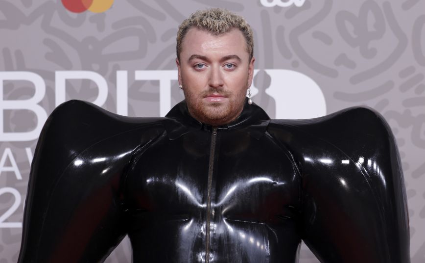 Γιατί ο Sam Smith έγινε viral για λάθος λόγο – Το stage diving που δεν έγινε ποτέ