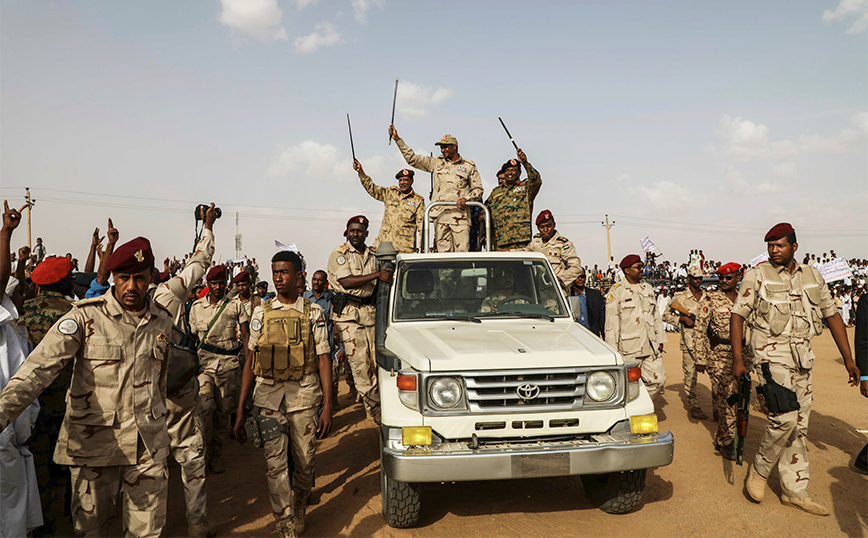 Εντείνονται οι συγκρούσεις μεταξύ των αντίπαλων φατριών στο Σουδάν