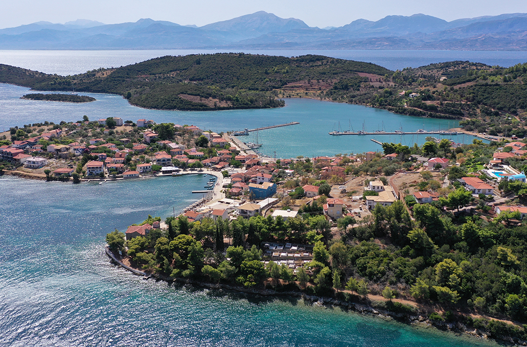 Τριζόνια: Το νησάκι &#8211; έκπληξη στον Κορινθιακό