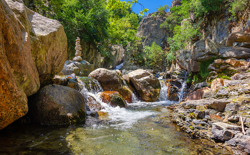Βάθρες Βάθρες