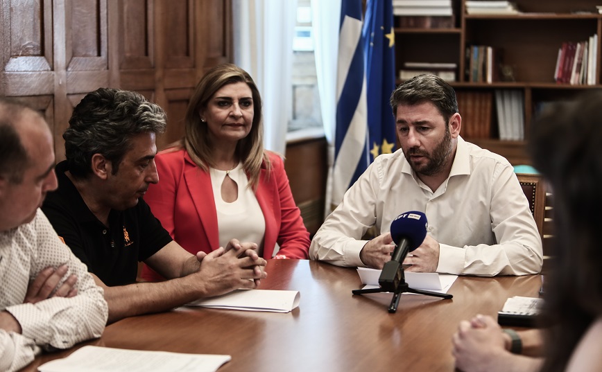 Ανδρουλάκης: Έχουμε χρέος να μην ξεχάσουμε την τραγωδία στα Τέμπη