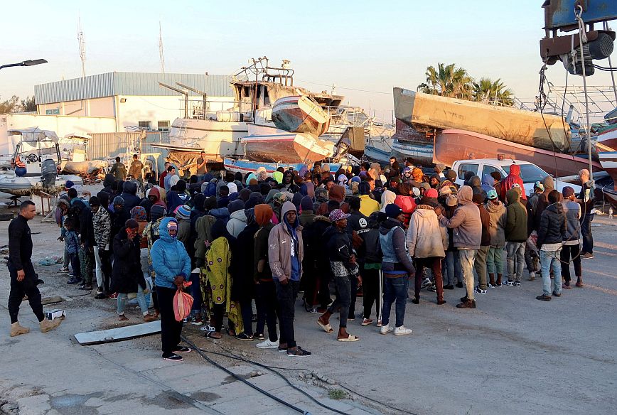 Εμβάσματα συνολικού ύψους 1 δισ. δολαρίων φέρονται να έλαβαν φέτος παράτυποι μετανάστες στην Τυνησία
