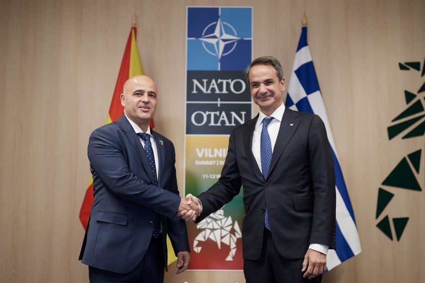 Τετ α τετ Μητσοτάκη με τον πρόεδρο της Βόρειας Μακεδονίας – Επιβεβαίωσαν τη βούληση για εμβάθυνση των διμερών σχέσεων