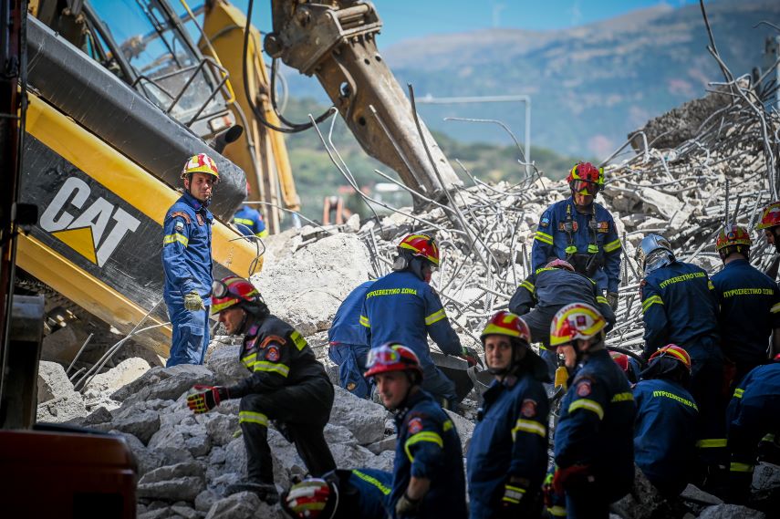 Πτώση γέφυρας στην Πάτρα: Διέφυγαν τον κίνδυνο οι τραυματίες &#8211; Σταμάτησαν οι έρευνες της ΕΜΑΚ