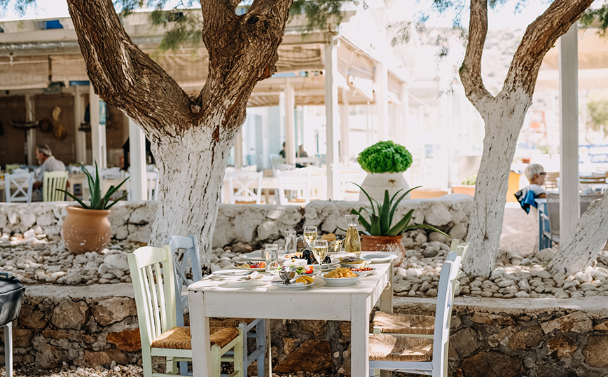 μεζεδοπωλείο το Απέραντο Γαλάζιο μεζεδοπωλείο το Απέραντο Γαλάζιο