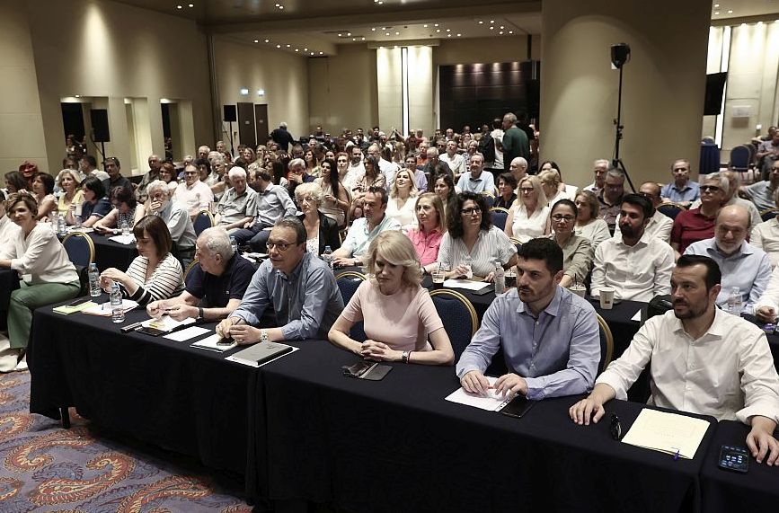 ΣΥΡΙΖΑ: Απών από την Κεντρική Επιτροπή ο Αλέξης Τσίπρας – Υποψήφιος για πρόεδρος ο Στέφανος Τζουμάκας