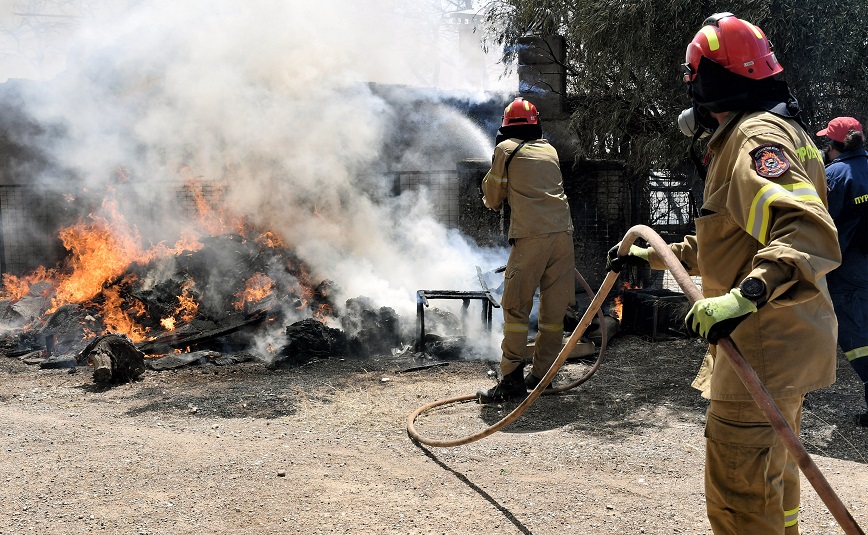 Η Γαλλία στέλνει δύο Canadair, ένα αναγνωριστικό αεροπλάνο και 18 πυροσβέστες στην Ελλάδα